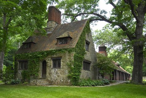 Small Stone Cottage, Stone Cottages, Fairytale Cottage, Casa Country, Storybook Cottage, Ivy House, Cottage Cabin, Tudor House, Dream Cottage