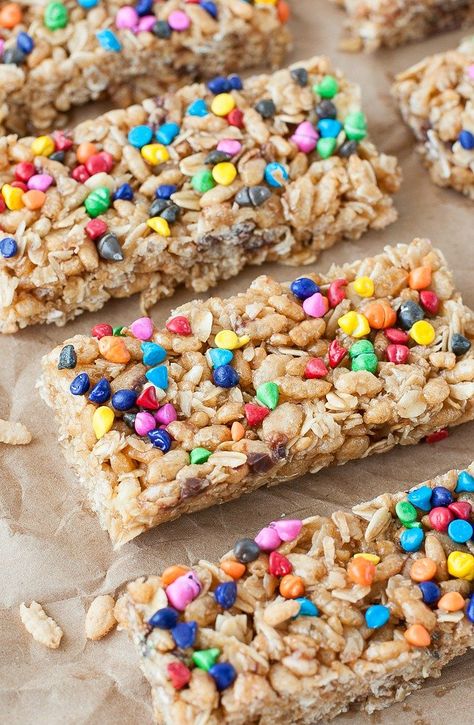 Peanut Free Snacks, Nut Free Snacks, Easy Bar, Rainbow Desserts, Healthy Granola Bars, Granola Recipe Bars, Chewy Granola, Granola Bar, Free Snacks