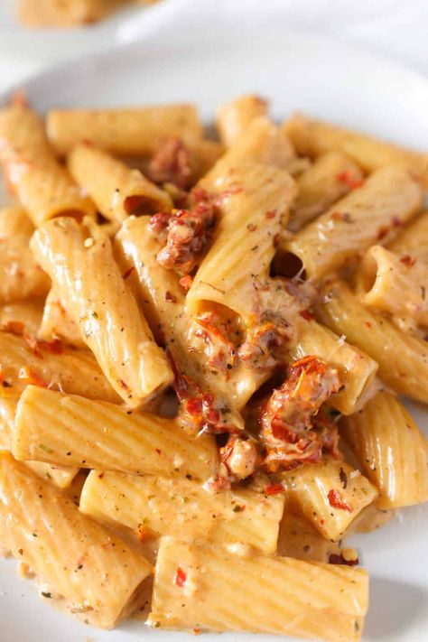 Sun Dried Tomato Rigatoni, Sundried Tomato Fettuccine, Sundried Tomato Artichoke Pasta, Sundried Tomatoes Pasta, Creamy Sundried Tomato Pasta, Creamy Sun Dried Tomato Pasta, Authentic Italian Pasta Recipes, Pasta With Sundried Tomatoes, Sustainable Recipes