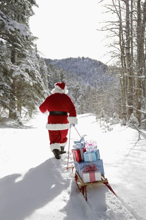 Christmas Eve Pictures, Santa Claus Pictures, Christmas Shoot, Santa Photos, Feeling Pictures, Christmas Photography, Christmas Scenes, Santa Ornaments, Noel Christmas