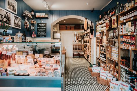 Cozy Retail Store, Deli Restaurant Design, Pasta Shop Interior, Gourmet Grocery Store, Italian Deli Aesthetic, European Grocery Store, French Grocery Store, Deli Design Ideas, Deli Shop Design