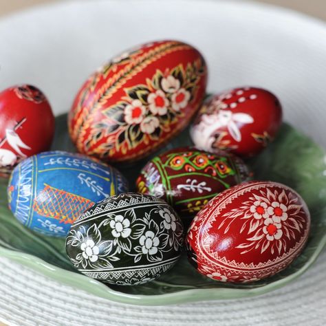 ukrainian pysanky eggs Unique Easter Eggs, Nature Symbols, Colorful Eggs, Pysanky Eggs, Ukrainian Easter Eggs, Easter Egg Designs, Christian Traditions, Easter Traditions, Egg Painting