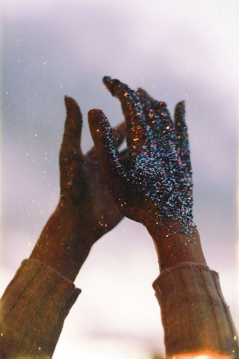 glitter Oh My Goddess, Yennefer Of Vengerberg, Foto Inspiration, Twenty One Pilots, Fashion Pictures, Photo Profil, Belle Photo, Pretty Pictures, Two Hands