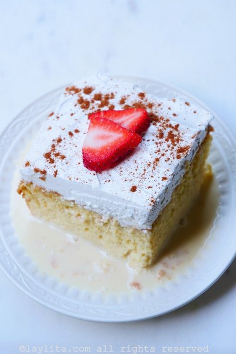 Receta del pastel tres leches Mexican Cake Recipes, Pastel Tres Leches, Boston Cream Cake, Mexican Cake, Tres Leches Cake Recipe, Venezuelan Food, Crazy Cookies, Tres Leches Cake, Dessert Cake Recipes