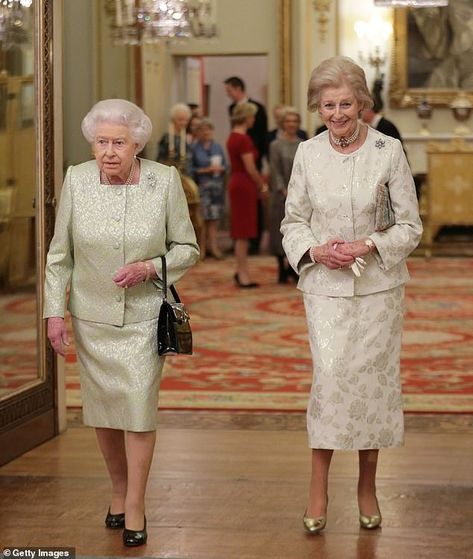 Not Invited, Rainha Elizabeth Ii, Reine Elizabeth Ii, Hm The Queen, Reine Elizabeth, Elisabeth Ii, British Royal Families, Princess Alexandra, Her Majesty The Queen