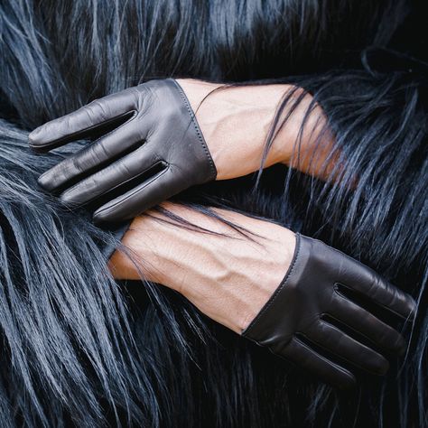 "HALF ONLY FINGERS GLOVES This is fashion! Finger gloves with diamante. Very cool. First quality leather adjusts to your hand, thus forming a second skin. The combination of soft Italian leather of outstanding quality and modern design makes these leather gloves fit superbly and gives it a fashionably desirable feel. *Lamb leather *Unlined leather *Feels like a second skin ‼️NOTE: 🆘If you are unsure about the size please contact Hanna. ✅If you want to sew gloves according to your standards, you Sew Gloves, Fingerless Gloves Black, Handmade Gloves, Half Gloves, Red Leather Gloves, Leather Gloves Women, Gloves Vintage, Gloves Fingerless, Red Gloves