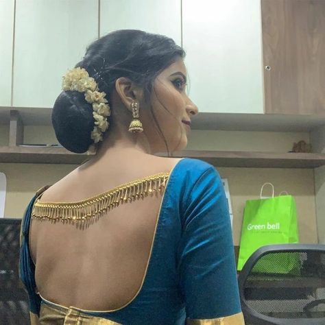 blue back neck latest blouse design Matka Gala Blouse Back Design, Lehenga Haldi, Dori Blouse, Designs Blouse, Blouse Designs High Neck, Boat Neck Blouse Design, Latest Blouse Designs Pattern, Backless Blouse Designs, Latest Model Blouse Designs