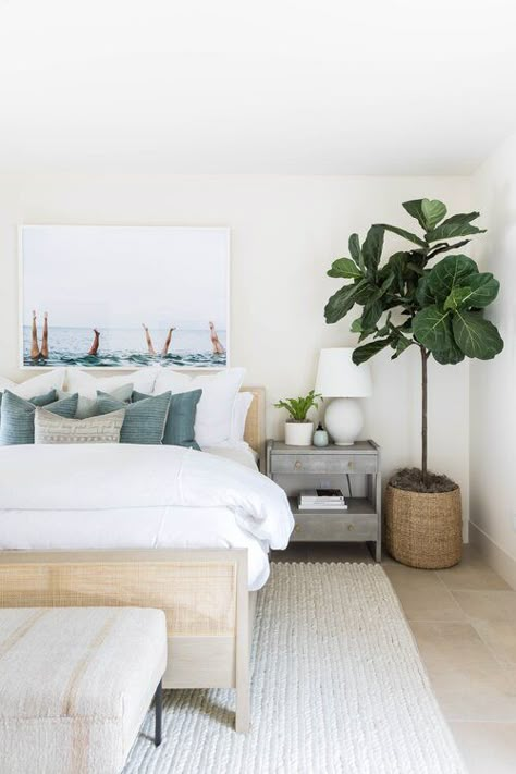 Modern Coastal Bedroom, Pure Salt Interiors, Beach House Bedroom, Coastal Interiors Design, Coastal Bedrooms, Modern Beach House, Coastal Bedroom, Beach House Interior, Design Del Prodotto