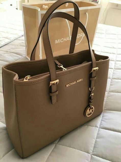 Tas Vintage, Sac Michael Kors, Outlet Michael Kors, Michael Kors Tote Bag, Tas Mini, Trendy Purses, Sacs Design, Fall Handbags, Michael Kors Outlet