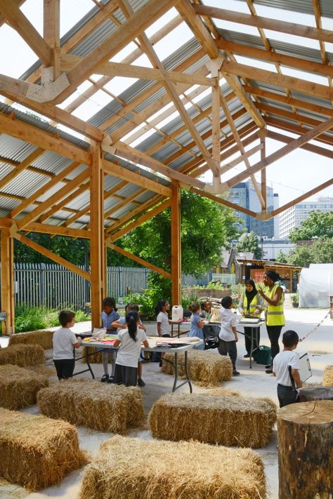 Feilden Fowles, Kendal Noctor, David Grandorge, Peter Cook · Waterloo City Farm · Divisare Community Farm Design, Feilden Fowles, Farm Workshop, Community Farm, Peter Cook, Preschool Garden, Woodland House, Farm School, Farm Plans