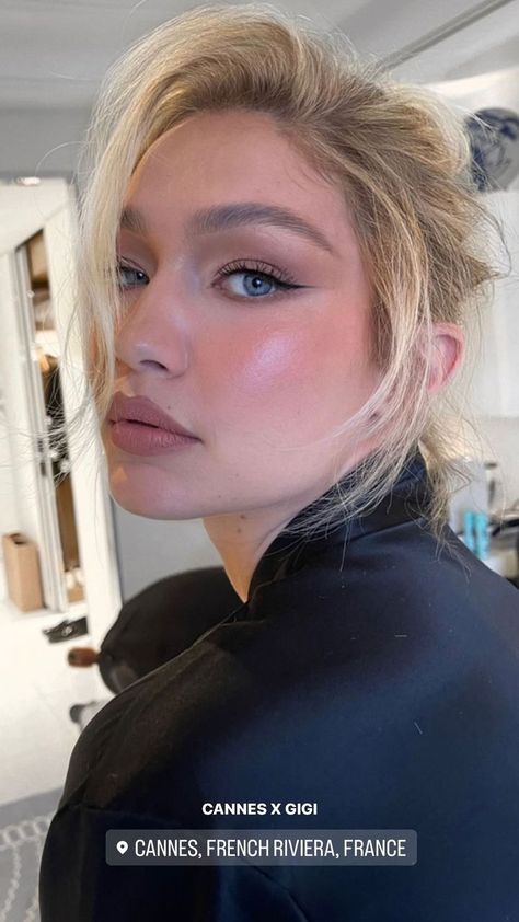 Gigi Hadid Makeup Natural, Zayn Gigi, Gigi Hadid Makeup, Celebrity Makeup Looks, Pretty Makeup Looks, Glam Makeup Look, Salon Services, Maquillaje Natural, Celebrity Makeup