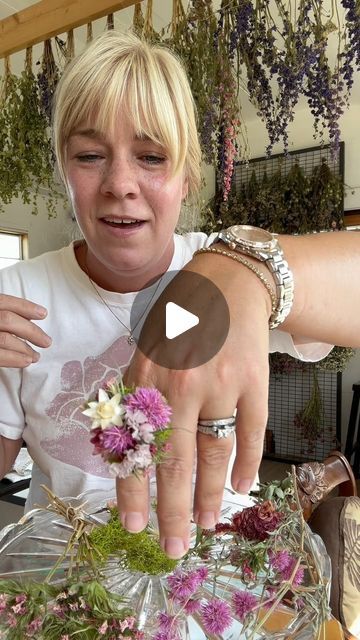 Dried Flower Rings, Flower Arrangements In A Vase, Dried Flower Ring, Freeze Dried Flowers, Hair Flowers Wedding, Painted Purses, Cut Garden, Women's Retreat, At Home Workouts For Women