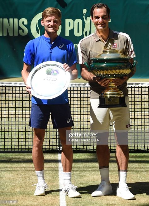 News Photo : Roger Federer from Switzerland and David Goffin... Rodger Federer, David Goffin, Atp Tennis, Tennis Tournament, Tennis Tournaments, Rafael Nadal, Roger Federer, Grand Slam, Halle