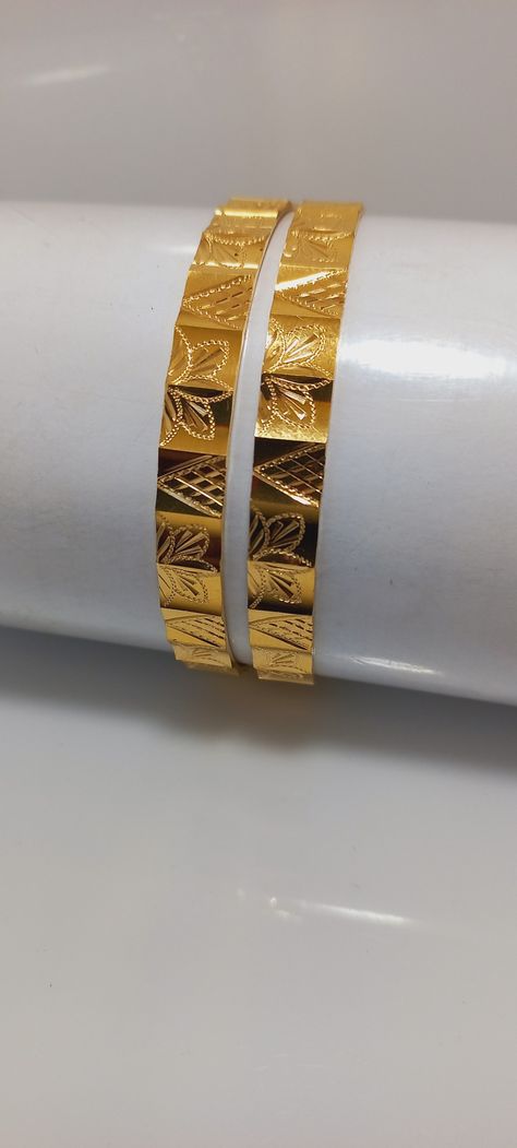 Patlya Designs, Patlya Bangdya Design, Patali Design Gold, Patli Bangles Gold, Daily Use Gold Bangles Indian, Jewellery Patterns, Antique Necklace Gold, Bangles Collection, Gold Jewelry Prom