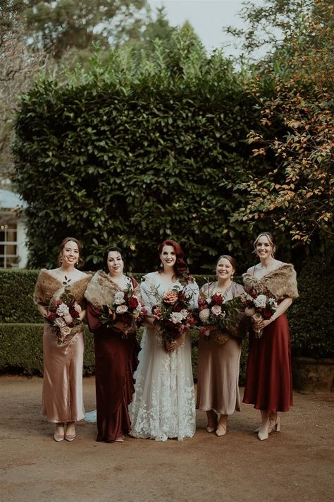 Mismatched fall/winter inspired mismatched bridesmaid dresses | Image by Olguin Photography Winter Bridesmaid, Moody Christmas, Hollywood Glam Wedding, Cozy Wedding, Winter Bridesmaids, Berry Wedding, Winter Bridesmaid Dresses, Mismatched Bridesmaids, Hollywood Wedding