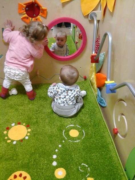 Infant Room Set Up, Daycare Baby Room Ideas, Nursery Room Ideas Childcare, Daycare Center Ideas, Newborn Play, Baby Play Ideas, Preschool Creative Art, Childcare Rooms, Mini Home Gym