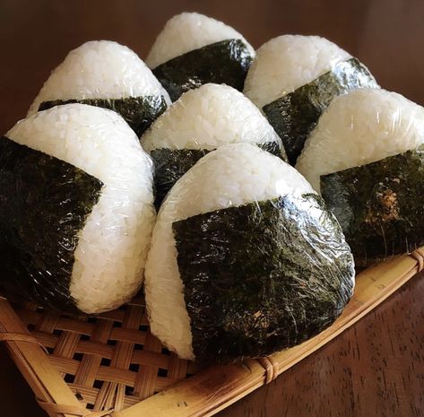 Japenese Food, Kawaii Cooking, Rice Ball, Food Therapy, Delicacy Food, Yummy Comfort Food, Rice Balls, Food Recepie, Japan Food