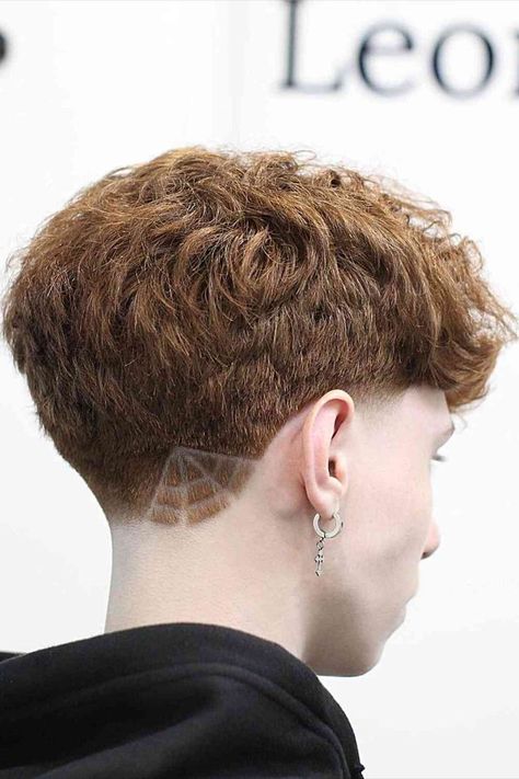 Subtle Spider Web Hair Design for Guys Small Hair Designs For Men, Fade Pattern Hair, Back Of Hair Designs Men, Hair Fade Designs, Spider Man Haircut Design, Fades With Designs, Men’s Hair Designs, Mens Hair Designs Lines, Spider Web Design Hair