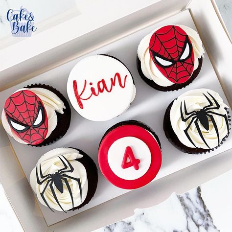 Spiderman Birthday Cupcakes, Spider Man Cupcakes Ideas, Spiderman Cupcakes Ideas, Spider-man Cupcakes, Hulk Cupcakes, Spider Man Cupcakes, Birthday Cake Beer, Moana Birthday Cake, Spiderman Birthday Party Decorations