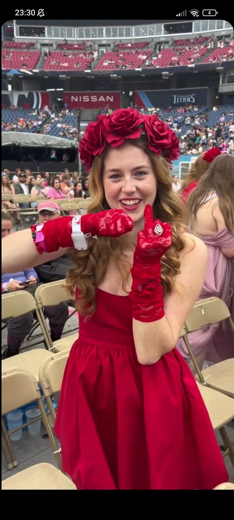 Red Dress Taylor Swift Outfit, Ts Red Era, Taylor Swift Flower Dress Eras Tour, Taylor Swift Red Music Video Outfits, Eras Tour Outfits Red Dress, Two Person Eras Tour Outfits, Red Costume Taylor Swift, Taylor Swift Halloween Costumes Ideas, Taylor Swift Music Video Costumes