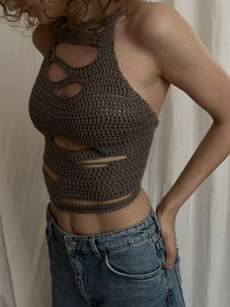 Masc Crochet Tops, Crochet Cutout Top, Crochet Cut Out Top, Distressed Crochet Top, Crochet Shirt Outfit, Ladies Blouses And Tops, Crochet Top Outfit Summer, Ladies Blouses, Crochet Top Outfit