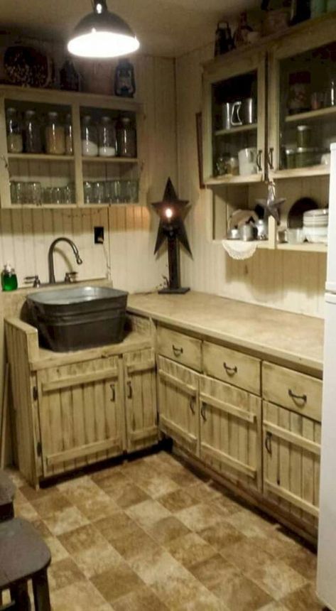 Rustic Kitchen Sinks, Rustic Farmhouse Kitchen Cabinets, Upcycled Kitchen, Sink Ideas, Cabin Kitchen, Rustic Kitchen Cabinets, Tub Time, Houses Ideas, Farmhouse Kitchens