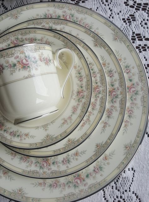 Service for 8 Noritake Shenandoah Old World 40 Piece Bone | Etsy Noritake Shenandoah, Bone China Dinner Set, Fine China Dinnerware, Dishware Sets, Noritake China, China Set, Ivory Background, China Dishes, Tableware Design