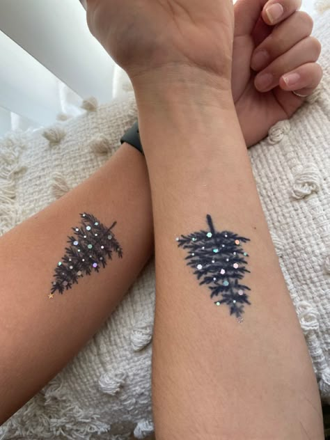 Christmas Themed Tattoos, Christmas Tattoos For Women, Christmas Tattoo Sleeve, Christmas Tree Tattoo, Winter Tattoos, Christmas Tattoo Ideas, Bestie Tats, Christmas Tattoos, Winter Tattoo