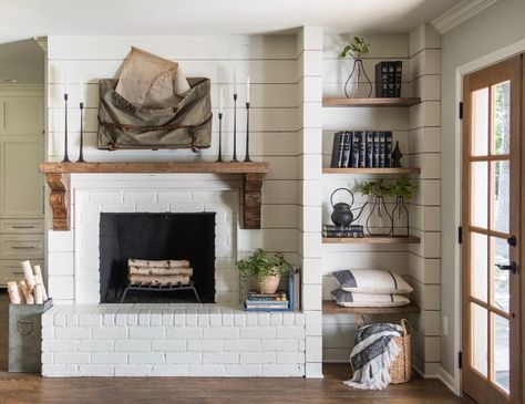 Fixer Upper wall decor using an old canvas tote bag - Life on Kaydeross Creek Fixer Upper Fireplace, Farmhouse Fireplace Ideas, Rustic Farmhouse Fireplace, Farmhouse Fireplace Mantels, Joanna Gaines Decor, Modern Farmhouse Fireplace, Fireplace Mantel Designs, White Brick Fireplace, Mantel Design