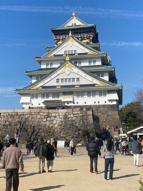 🏯🇯🇵🗾💴💙 #osaka #castle #placestovisit #pretty #japan #streetstyle Osaka Castle Japan, Japan Pics, Japanese Tea House, Osaka Castle, Osaka Japan, Japanese Tea, Tea House, Osaka, Art Reference