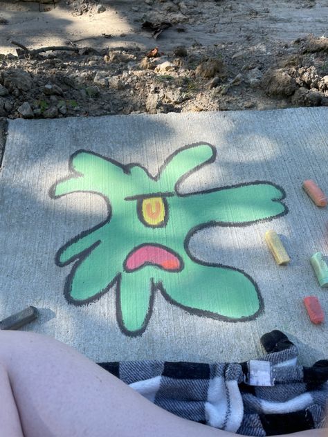 Squished Plankton From Spongebob, Spongebob Chalk Art, Squished Plankton, Sidewalk Chalk Art Ideas, Chalk Pictures, Fun Chalk Art, Chalk Ideas, Chalk Design, Chalk Wall