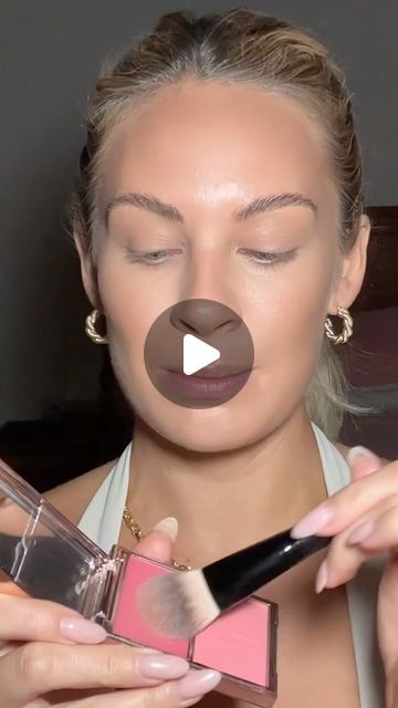 KELLSIE BAIN on Instagram: "Your daily dose of makeup 💕💫" Make Up Look For Green Eyes, Natural Makeup Strawberry Blonde, Mother Of Bride Makeup Tutorial, Everyday Makeup Tutorial Step By Step, Make Up How To, Makeup Looks For 50 Year Old Women, The Best Makeup Products, How To Put Highlighter On Face, Makeup After 40 How To Apply