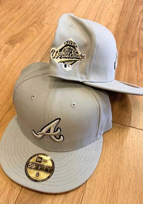 Embroidered Fitted Hat, Estilo Chola, Fitted Hats Men, Braves Hat, Atlanta Braves Hat, Custom Fitted Hats, Streetwear Hats, Swag Hats, Dope Hats