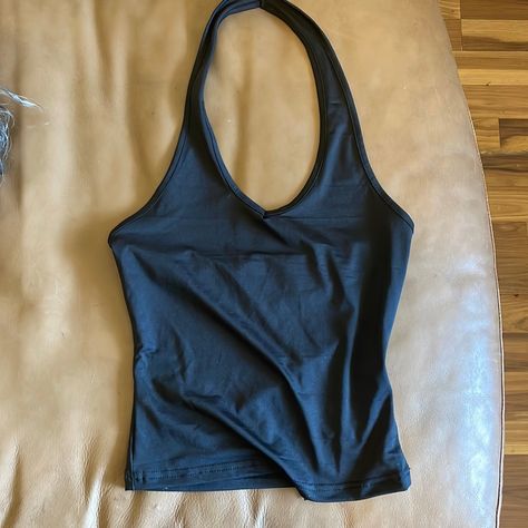 Nwt Black Halter Top! Size Xs Cute Halter Tops, Y2k Halter Top, 90s Tank Top, Vintage Halter Top, 2000s Tops, Spiderman Outfit, Halter Top Pattern, Black Halter Top, Mermaid Outfit