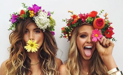 15 Perfect Festival Flower Crown Looks - Society19 Best Friend Fotos, Style Nomade, Bff Pics, Festival Mode, Mode Hipster, Boho Trends, Best Friend Photography, Best Friend Photos, Bff Goals