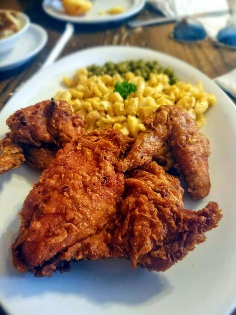 The Best Fried Chicken in New Orleans: Willie Mae's Scotch House | I've been struggling to capture the right words to explain my dining experience at  Willie Mae's.  There's a reason why notable individuals such as Anthony Bourdain and President Barack Obama have visited this iconic restaurant on Saint Ann. #travel #traveldestinations The Best Fried Chicken, Best Fried Chicken, Scottish House, New Orleans Recipes, Saint Ann, Restaurant Ideas, Travel Icon, Anthony Bourdain, Fried Chicken Recipes