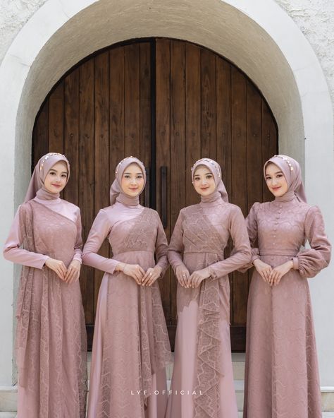 Gaun Bridesmaid Hijab Satin, Gaun Bridesmaid Hijab, Baju Bridesmaid Modern Hijab, Model Baju Bridesmaid Hijab, Baju Bridesmaid Hijab, Model Baju Bridesmaid, Hijab Bridesmaid, Lebaran Outfit, Dress Lebaran