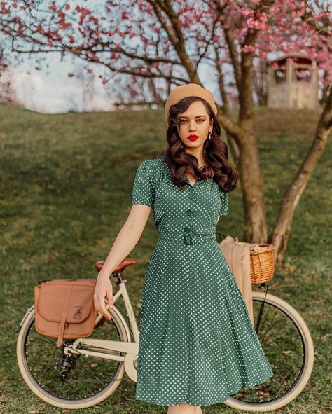 Wartime Fashion, 40s Outfits, 1940s Fashion Women, 1940s Fashion Dresses, 1940s Outfits, 40s Dress, Shirtwaist Dress, Natural Fibre, Vintage Inspired Outfits