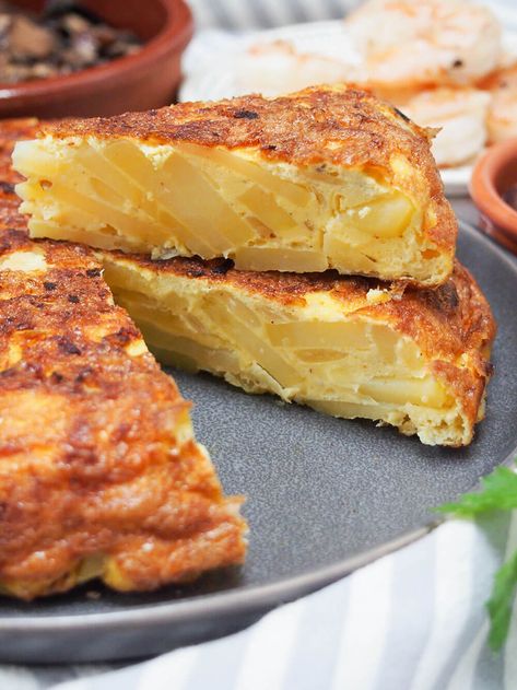 What are tapas? ( some traditional Spanish tapas) Spanish Picnic, Smitten Kitchen Recipes, Spanish Tortilla Recipe, Spanish Tapas Recipes, Spanish Tortilla, Spanish Omelette, Tapas Party, Tapas Recipes, Spanish Cuisine