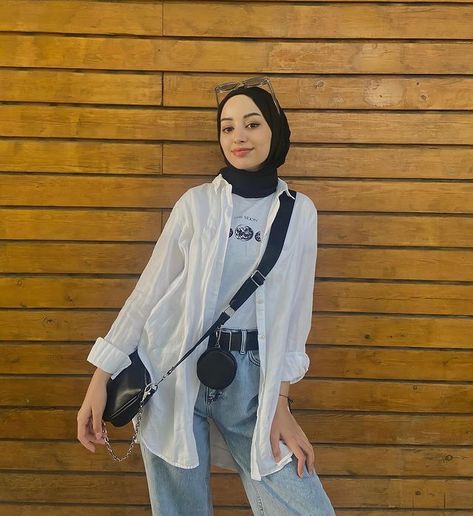 Hijab Fashion Summer, Hijab Look, Modern Hijab Fashion, Stylish Hijab, Streetstyle Outfit, Muslim Fashion Hijab Outfits, Head Scarf Styles, Hijab Style Casual, Hijabi Fashion Casual