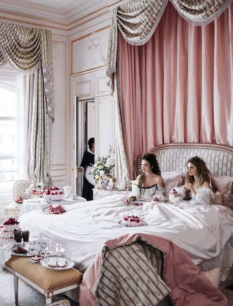 Estilo Kitsch, Vogue Us, Cool Ideas, Breakfast In Bed, Grand Hotel, Marie Antoinette, My New Room, Luxury Life, 인테리어 디자인