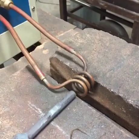 Diy Heater, Weird Inventions, Power Hammer, Molten Metal, Induction Heating, Blacksmith Projects, Diy Electronics, Free Plan, Welding Projects