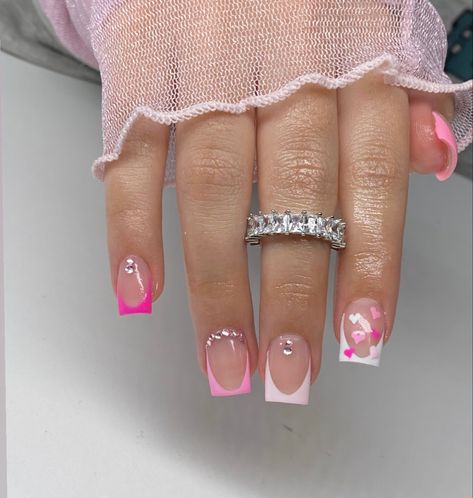 Nail Art For Short Nails, Short Pink Nails, Art For Short Nails, Nail Art Inspo, Vday Nails, Nail Art Tips, Summer Nail Art, Work Nails, French Tip Acrylic Nails