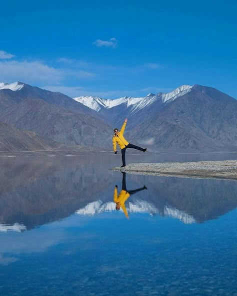 Beautiful Portrait at Pangong Lake, Ladakh #India Pangong Lake Photography Ideas, Ladakh Photography Beautiful, Sikkim Photography Aesthetic, Leh Photo Ideas, Pangong Lake Photography, Leh Ladakh Photography Poses, Manali Photography Poses, Leh Ladakh Photography, Ladakh Aesthetic