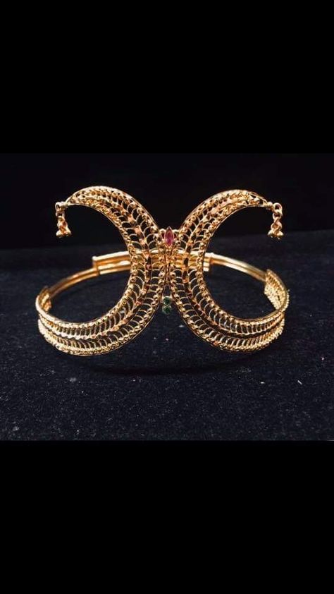 Gold Armlet Designs, Armlet Gold Indian Arm Bracelets, Vangi Ring, Bajubandh Design Gold, Vanki Designs Jewellery, Beaded Wedding Jewelry, Temple Jewellery Earrings, Gold Jewels Design, Antique Gold Jewelry Indian