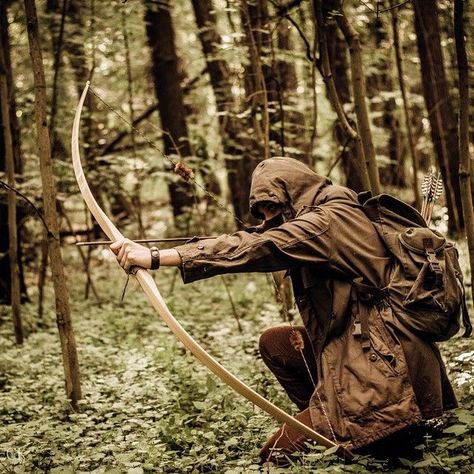 Archery For Beginners, Rangers Apprentice, Roi Arthur, Archery Bows, Traditional Archery, Armadura Medieval, Hunting Blinds, Survival Techniques, Archery Hunting