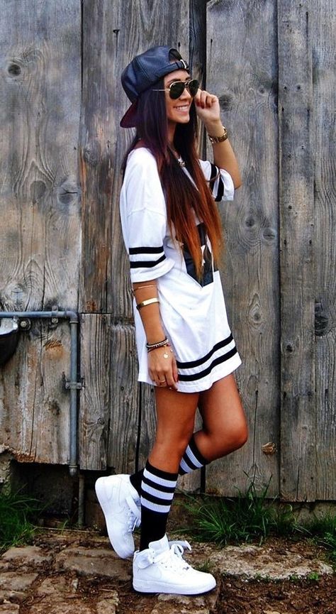 Street style ❤♔Life, likes and style of Creole-Belle ♥ Hip Hop Style Outfits, Look Hip Hop, Looks Hip Hop, Ropa Hip Hop, Run Dmc, Kid Cudi, Outfit Trends, Swag Style, Urban Wear