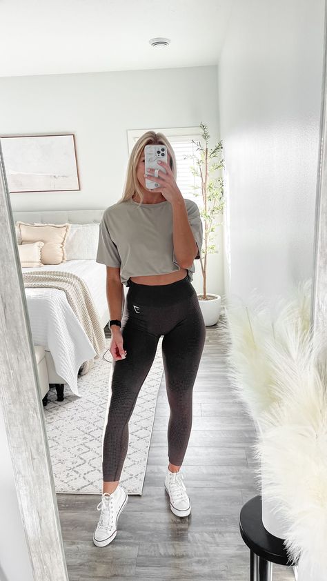 Gym Outfits Winter, Workout Outfits Aesthetic, Cute Running Outfit, Gymshark Outfit, Stylish Gym Outfits, Summer Workout Outfits, Leggings Outfit Winter, Working Out Outfits, Cute Workout Outfits