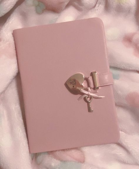 Secret Diary Aesthetic, Pink Diary Aesthetic, Lock Diary, Diary With Lock, Pink Academia, Pink Journal, Key Heart, Cute Diary, Diary Covers