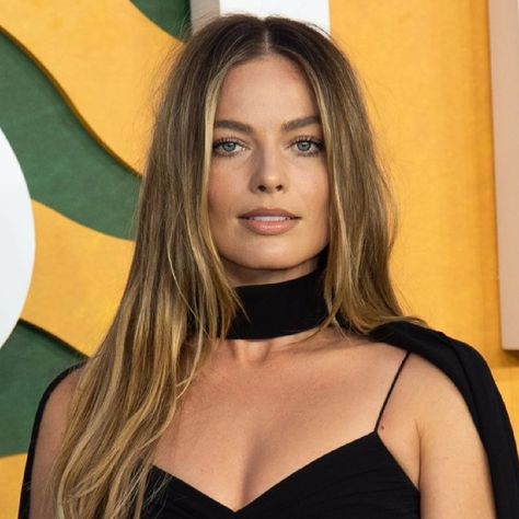 Blonde Lowlights, Cutout Gown, Bronde Hair, High Cheekbones, Hairstyle Inspo, Female Actresses, Bracelet Design, Good Hair Day, Margot Robbie